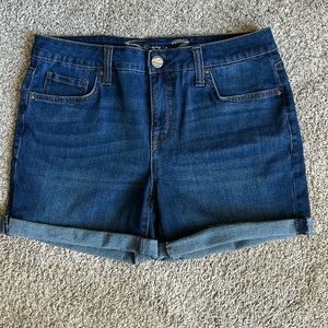 Seven7 Weekend Short Size 6